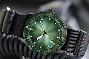 佛山劳力士手表起雾了维修