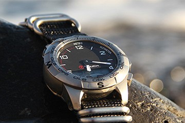 佛山劳力士石英表为什么走停